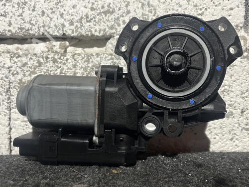 left-front-window-motor-kia-ceed-sw-ed-2007-2008-2009-2010-2011-2012-31019231 main image