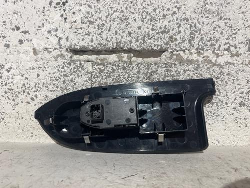 Used Right front window switch Right front window switch 36885660 36885660