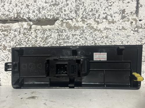 Used Right front window switch Right front window switch TOYOTA COROLLA Verso (ZER_, ZZE12_, R1_) 2.2 D-4D (AUR10_, AUR10R) (177 hp) 32341498 32341498