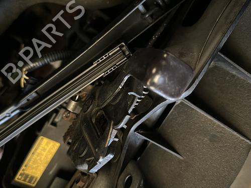 Used Hood lock TOYOTA YARIS (_P9_) 1.4 D-4D (NLP90_, NLP90R) (90 hp) 20866391