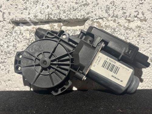 right-front-window-motor-kia-ceed-sw-ed-2007-2008-2009-2010-2011-2012-28450277 main image