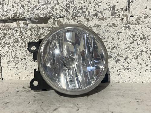 Left front fog light CITROËN C3 Picasso (SH_) 1.2 THP 110 (SHHNZ6) | BP33024065C30 - Image 2
