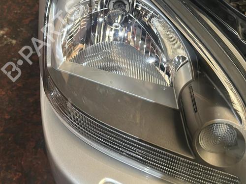 Used Right headlight HYUNDAI TUCSON (JM) 2.0 CRDi (113 hp) 20866577
