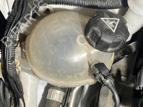 Used Expansion tank PEUGEOT 2008 I (CU_) 1.2 THP 110 / PureTech 110 (110 hp) 25475591
