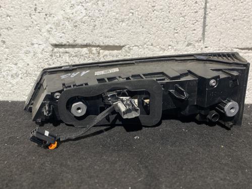 Used Left tailgate light Left tailgate light PEUGEOT 308 SW III (FC_, FJ_, FR_, F4_, FN_) BlueHDi 130 (FCYHZL, FCYHZT) (131 hp) 22894337 22894337