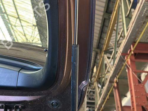 Used Tailgate lift support Tailgate lift support MAZDA 3 (BL) 2.2 MZR CD (BL10) (185 hp) 20870728 20870728