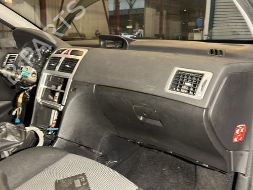 Instrumentbræt Instrumentbræt PEUGEOT 307 (3A/C) 1.6 HDi (90 hp) 33652236 33652236