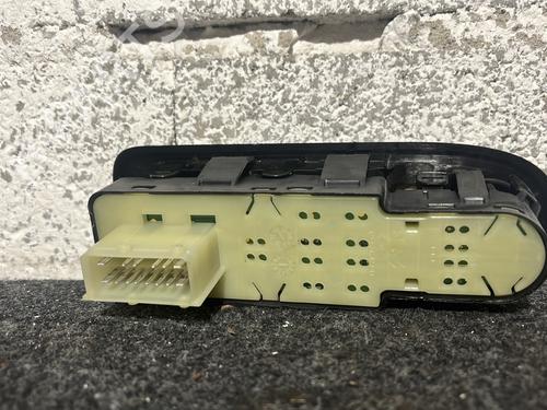 Used Left front window switch Left front window switch CITROËN C3 II (SC_) 1.4 HDi 70 (SC8HZC, SC8HR0, SC8HP4) (68 hp) 30708764 30708764