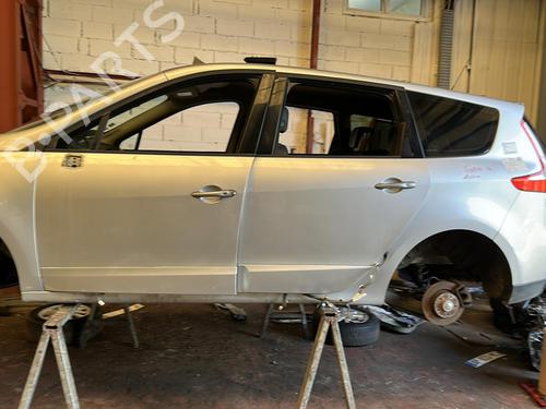 Køleventilator elektrisk RENAULT GRAND SCÉNIC III (JZ0/1_) 1.9 dCi (JZ0J, JZ0N, JZ1K, JZ1S) (131 hp) 25844040