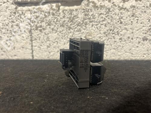 Used Left front window switch Left front window switch AUDI A1 (8X1, 8XK) 1.0 TFSI (82 hp) 28296187 28296187