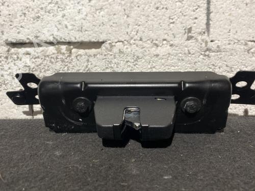 Used Tailgate lock Tailgate lock PEUGEOT 208 I (CA_, CC_) 1.6 BlueHDi 100 (100 hp) 24313899 24313899