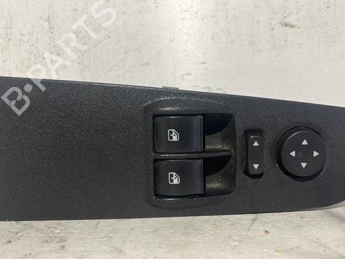 Used Left front window switch Left front window switch FIAT GRANDE PUNTO (199_) 1.9 D Multijet (120 hp) 33453350 33453350
