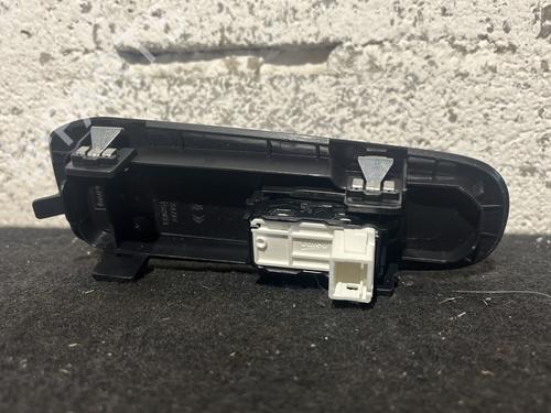 Right front window switch PEUGEOT 308 II (LB_, LP_, LW_, LH_, L3_) 1.6 HDi / BlueHDi 115 | BP26039859I26 