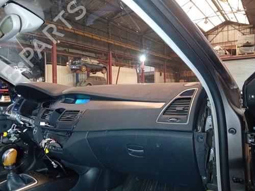 Used Dashboard Dashboard RENAULT LAGUNA III Grandtour (KT0/1) 2.0 dCi (KT01, KT08, KT09, KT0K, KT12, KT1D, KT1W) (150 hp) 21865676 21865676