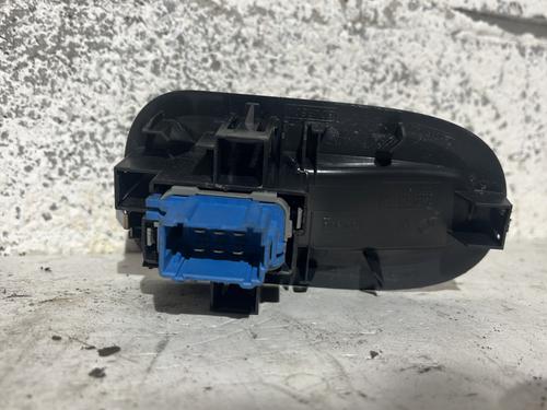 Used Right front window switch Right front window switch RENAULT KANGOO BE BOP (KW0/1_) [2009-2026] 33564032 33564032