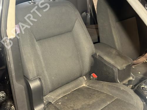 Used Right front seat RENAULT KOLEOS I (HY_) 2.0 dCi 4x4 (HY0K) (150 hp) 28354617