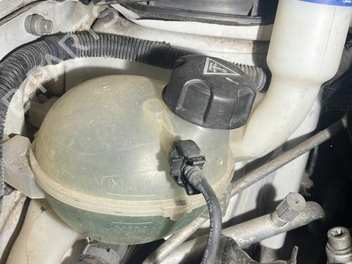 Windscreen washer tank CITROËN C4 CACTUS 1.6 BlueHDi 100 | BP24926358C113