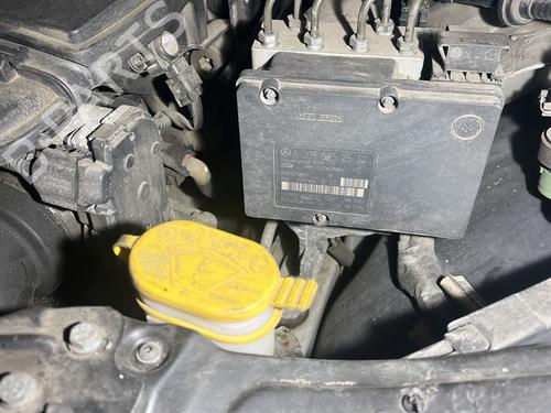 Windscreen washer tank MERCEDES-BENZ C-CLASS Coupe (CL203) C 180 Kompressor (203.746) | BP27702482C113 