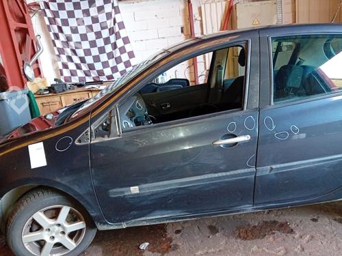 Used Left front door RENAULT CLIO III (BR0/1, CR0/1) 1.5 dCi (BR17, CR17) (86 hp) 21866092