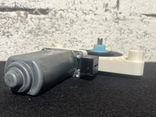 right-front-window-motor-vw-golf-vii-5g1-bq1-be1-be2-2012-2013-2014-2015-2016-2017-2018-2019-2020-2021-25738796 main image