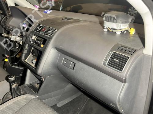 Used Dashboard VW TOURAN (1T3) 1.6 TDI (105 hp) 32979492