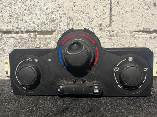 Climate control RENAULT MEGANE II (BM0/1_, CM0/1_) 1.5 dCi (BM02, BM13, BM2A, CM02, CM13) | BP30787525I5 
