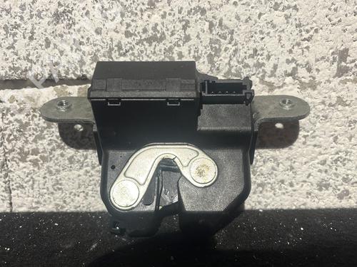 Used Tailgate lock LANCIA DELTA III (844_) 1.4 (844.AXA1A) (120 hp) 31331313