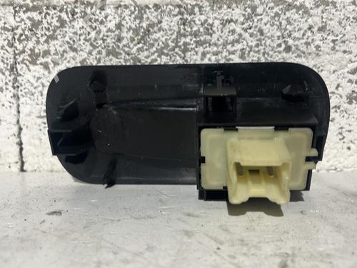 right-front-window-switch-nissan-nv400-van-x62-x62b-2011-32086924 main image