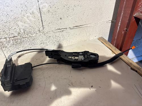 Venstre bagtil lås Venstre bagtil lås CITROËN C4 Picasso II [2013-2026] 35956098 35956098
