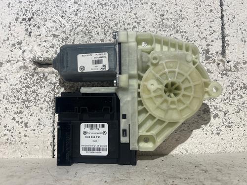 Left front window motor VW GOLF VI (5K1) | BP36763711E21 - Image 3