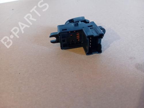 Used Left rear window switch Left rear window switch NISSAN JUKE (F15) 1.5 dCi (110 hp) 21866200 21866200
