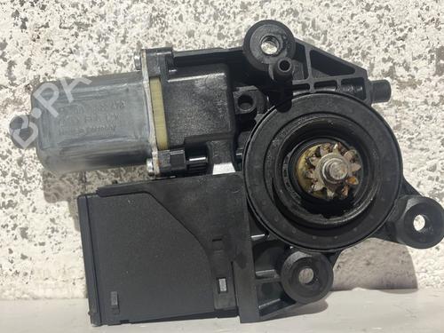 Used Right front window motor Right front window motor 32133812 32133812