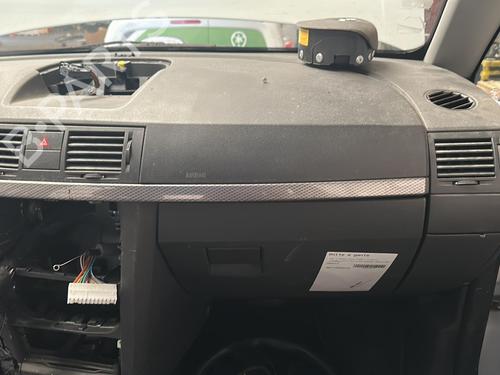 Used Dashboard OPEL MERIVA A MPV (X03) 1.4 16V Twinport LPG (E75) (90 hp) 25844271