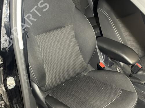 Sæde højre fortil PEUGEOT 208 I (CA_, CC_) 1.5 BlueHDI 100 (102 hp) 28543526