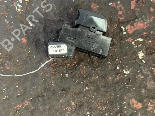 Used Right rear window switch SUZUKI GRAND VITARA II (JT, TE, TD) 1.9 DDiS All-wheel Drive (JT419, TD44, JB419WD, JB419XD,... (129 hp) 20866809