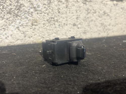Used Left front window switch JEEP WRANGLER III (JK) 3.8 (199 hp) 27358787