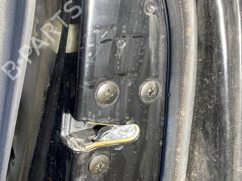 Used Rear right lock KIA SORENTO I (JC) 2.5 CRDi (170 hp) 22894047