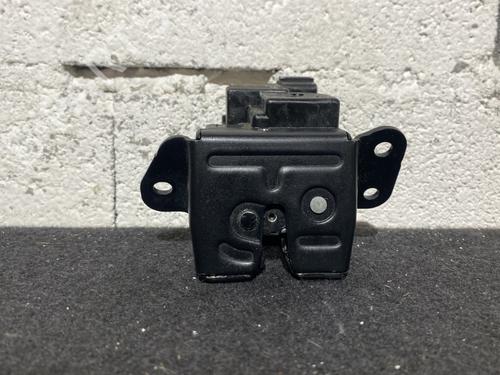 Used Tailgate lock Tailgate lock KIA VENGA (YN) 1.6 CVVT (125 hp) 21865700 21865700