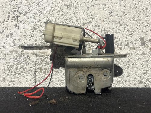 Used Tailgate lock ALFA ROMEO GT (937_) 1.9 JTD (937CXN1B) (150 hp) 31280069