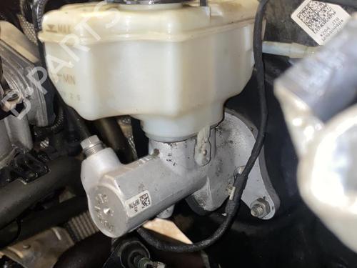 Used Brake master cylinder VW GOLF VI (5K1) 1.4 TSI (122 hp) 20859515