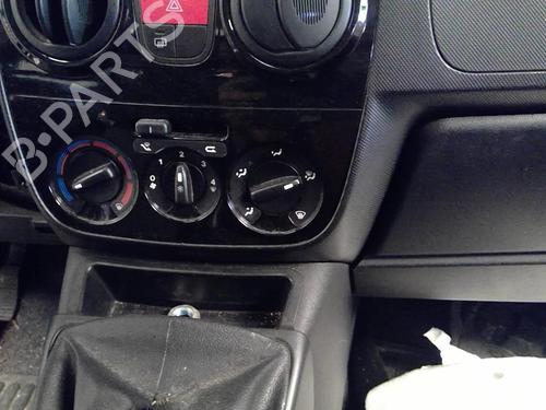 AC Styreenhet / Manøvreringsenhet FIAT QUBO (225_) 1.3 D Multijet (225AXE1A, 225CXE1A, 225AXH1A, 225AXL1A,... (95 hp) 20864187