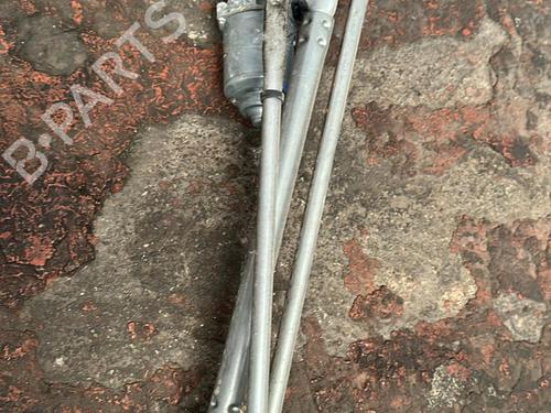 Used Front wiper motor SUZUKI GRAND VITARA II (JT, TE, TD) 1.9 DDiS All-wheel Drive (JT419, TD44, JB419WD, JB419XD,... (129 hp) 20860115