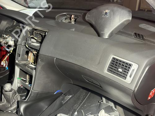 Dashboard PEUGEOT 307 SW (3H) 1.6 HDI 110 (109 hp) 32296165