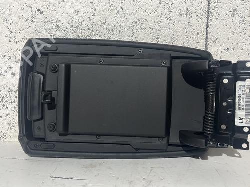 Used Armrest / Center console Armrest / Center console RENAULT KOLEOS II (HC_) 1.6 dCi 130 (130 hp) 31711729 31711729