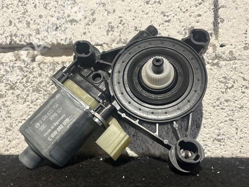 left-front-window-motor-vw-t-roc-a11-d11-2017-27498694 main image