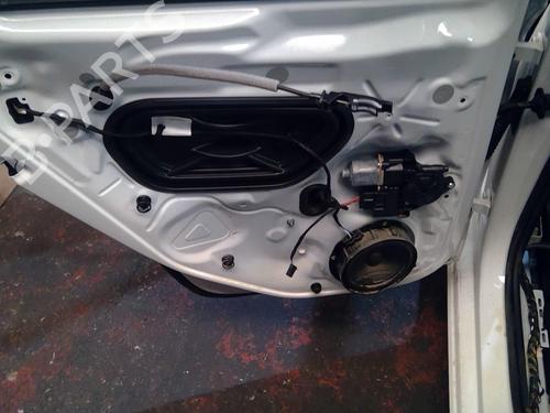 Rudehejsemekanisme venstre bagtil VW POLO VI (AW1, BZ1, AE1) 1.0 MPi | BP21859808C24 