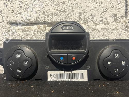 Używane Panel klimatyzacji / ogrzewania RENAULT MEGANE II Estate (KM0/1_) 1.9 dCi (KMRG, KM1G, KM0G, KM2C) (120 hp) 29959972