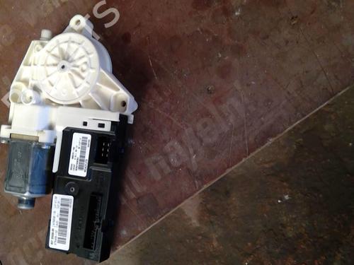 Used Right front window motor RENAULT LAGUNA III (BT0/1) 1.5 dCi (BT00, BT0A, BT0T, BT1J) (110 hp) 21860719