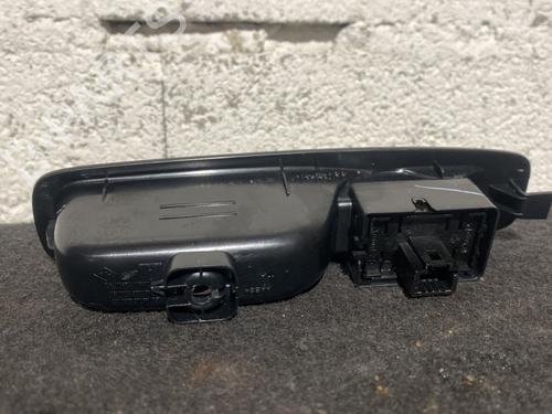 Used Right rear window switch Right rear window switch RENAULT MEGANE IV Hatchback (B9A/M/N_) 1.5 Blue dCi 115 (B9A6) (116 hp) 22181045 22181045