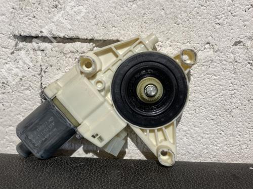 Used Right front window motor Right front window motor MERCEDES-BENZ E-CLASS (W212) E 350 CDI (212.023) (265 hp) 21865196 21865196